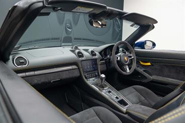 2020 Porsche 718 - Thumbnail