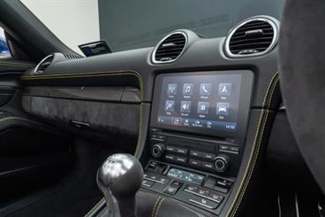 2020 Porsche 718 - Thumbnail