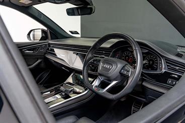 2020 Audi RS Q8 - Thumbnail