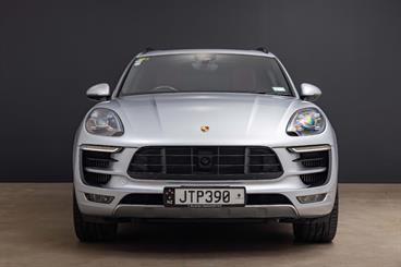 2016 Porsche Macan - Thumbnail
