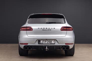 2016 Porsche Macan - Thumbnail