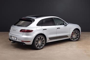 2016 Porsche Macan - Thumbnail