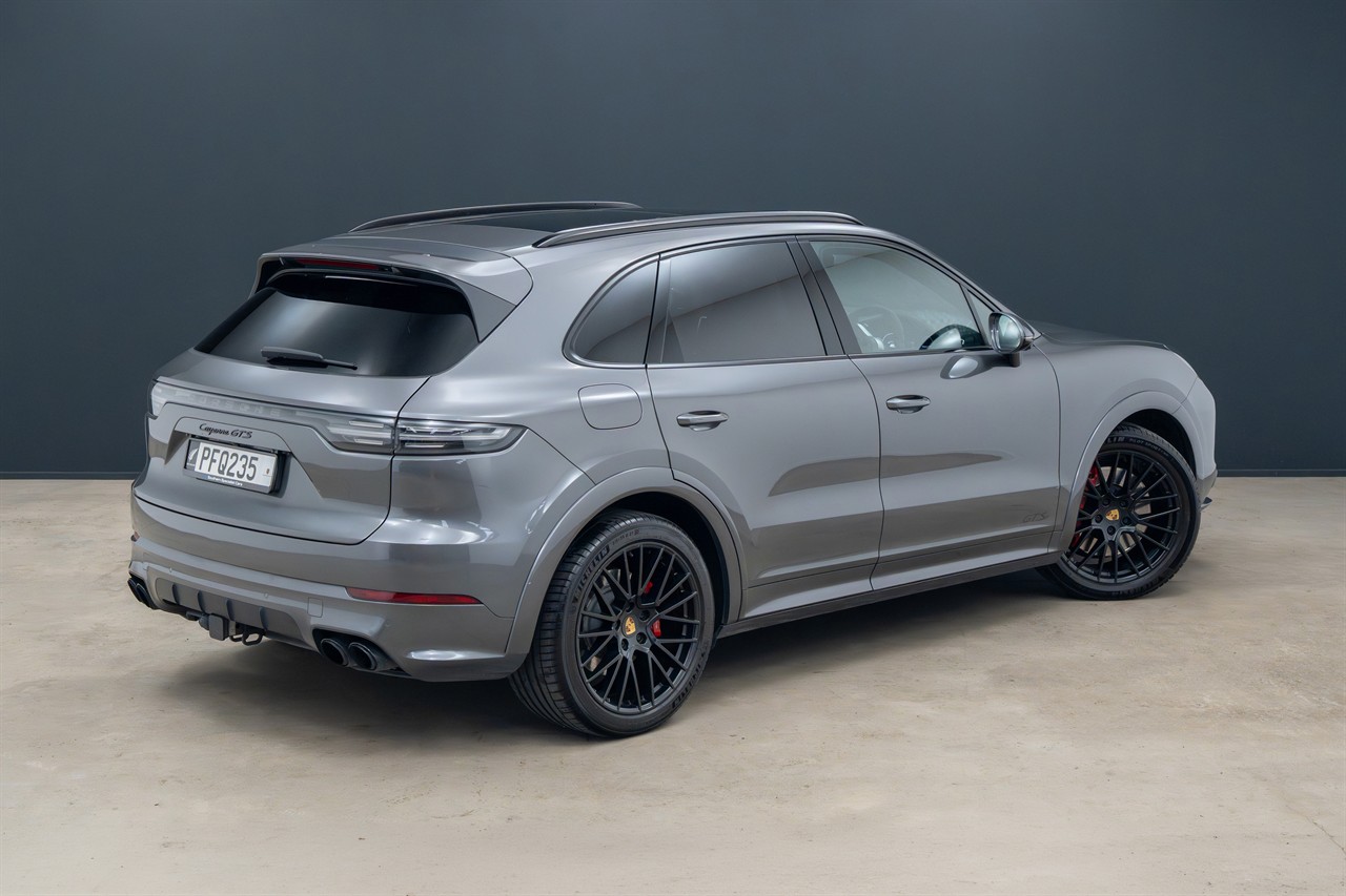 2022 Porsche Cayenne