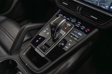 2022 Porsche Cayenne - Thumbnail