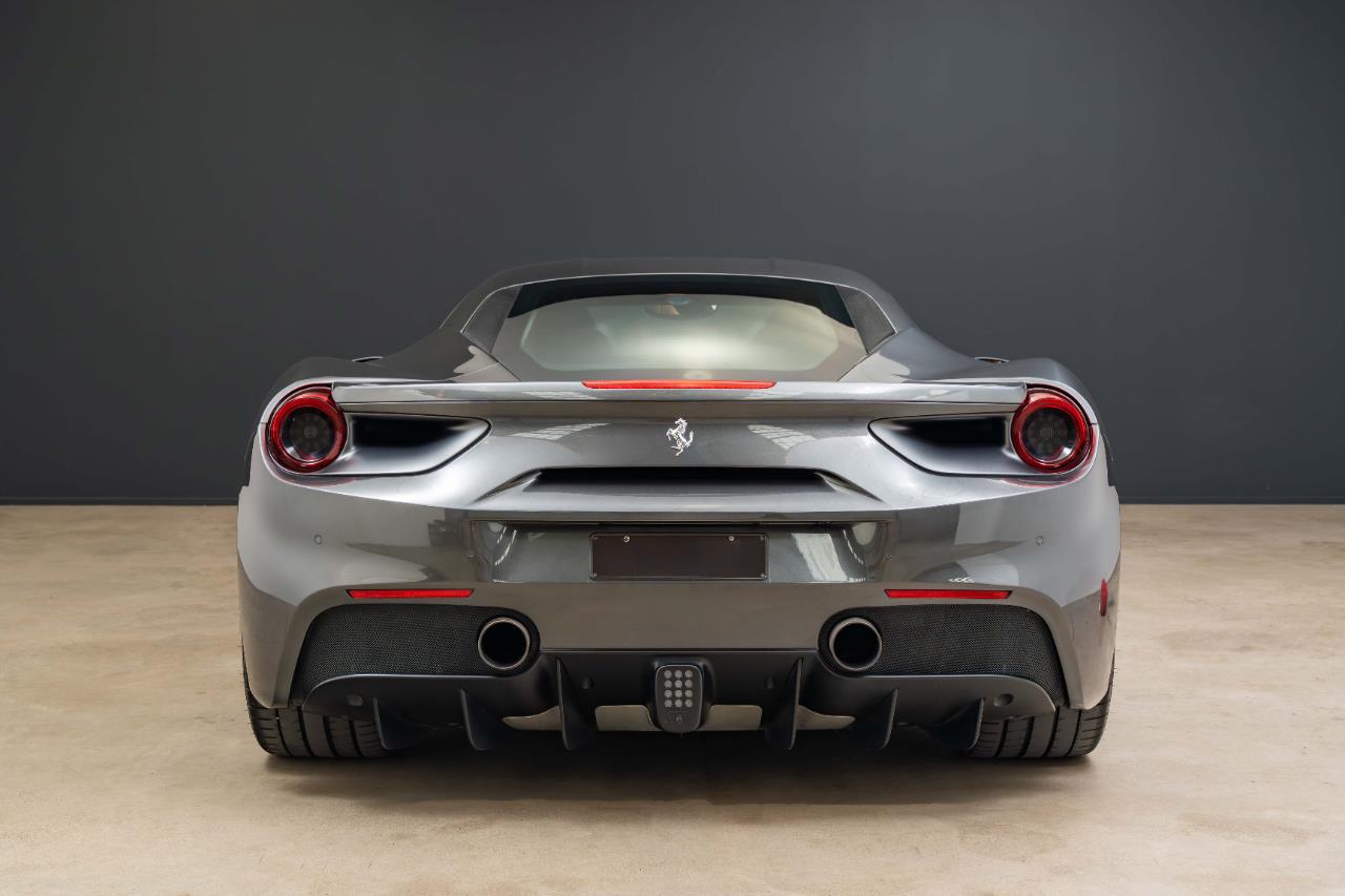 2016 Ferrari 488