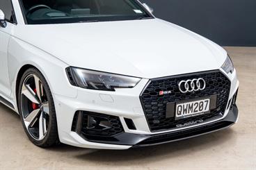 2018 Audi RS4 - Thumbnail