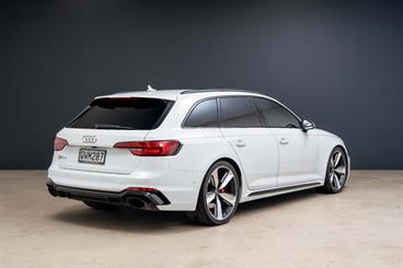 2018 Audi RS4 - Thumbnail