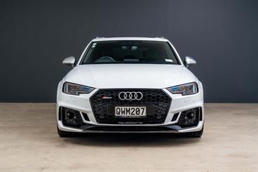 2018 Audi RS4 - Thumbnail