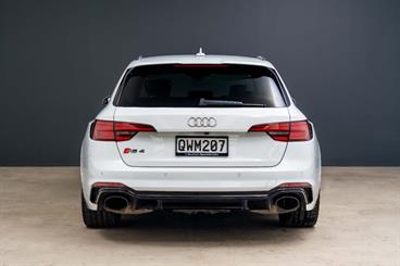 2018 Audi RS4 - Thumbnail