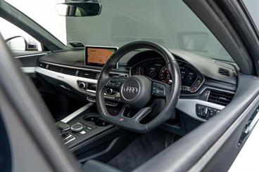 2018 Audi RS4 - Thumbnail