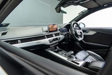 2018 Audi RS4 - Thumbnail