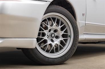 1993 Nissan Skyline - Thumbnail