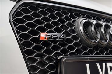 2013 Audi RS4 - Thumbnail