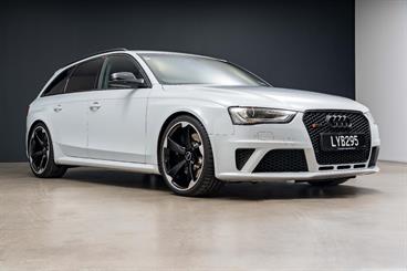 2013 Audi RS4 - Thumbnail