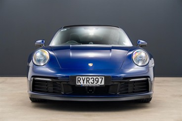 2020 Porsche 911 - Thumbnail