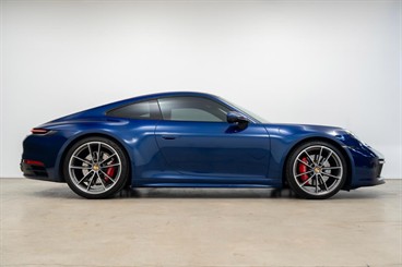 2020 Porsche 911 - Thumbnail