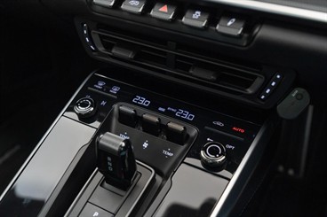 2020 Porsche 911 - Thumbnail