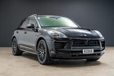 2021 Porsche Macan - Thumbnail
