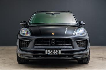 2021 Porsche Macan - Thumbnail