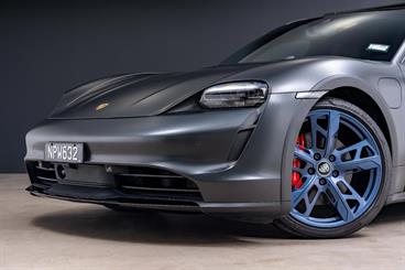 2021 Porsche Taycan - Thumbnail
