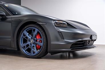 2021 Porsche Taycan - Thumbnail