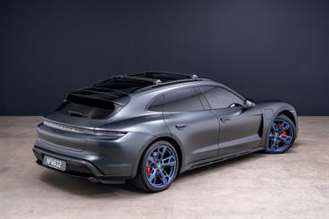 2021 Porsche Taycan - Thumbnail