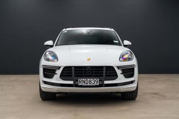2021 Porsche Macan - Thumbnail