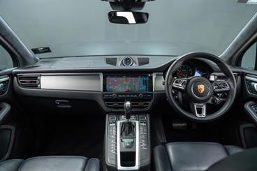 2021 Porsche Macan - Thumbnail