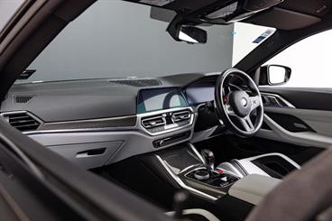 2022 BMW M4 - Thumbnail