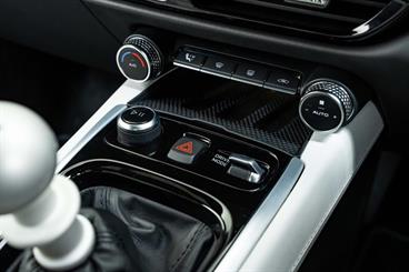 2023 Lotus Emira - Thumbnail