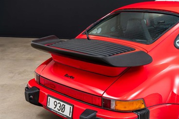 1982 Porsche 911 - Thumbnail