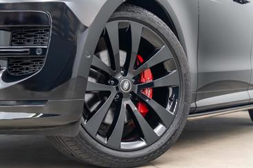 2025 Land Rover Range Rover Sport - Thumbnail