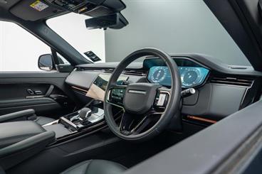 2025 Land Rover Range Rover Sport - Thumbnail