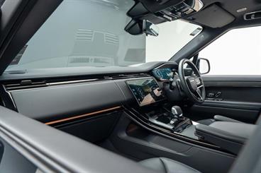 2025 Land Rover Range Rover Sport - Thumbnail