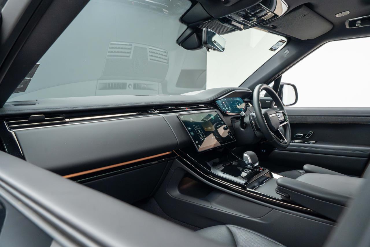 2025 Land Rover Range Rover Sport