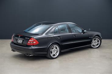 2004 Mercedes-Benz E 55 - Thumbnail