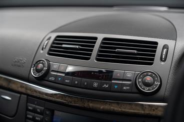 2004 Mercedes-Benz E 55 - Thumbnail