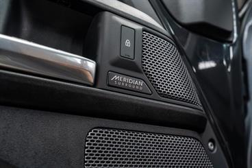 2022 Land Rover Defender - Thumbnail