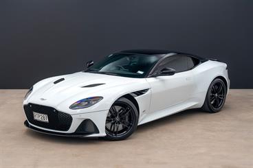 2021 Aston Martin DBS
