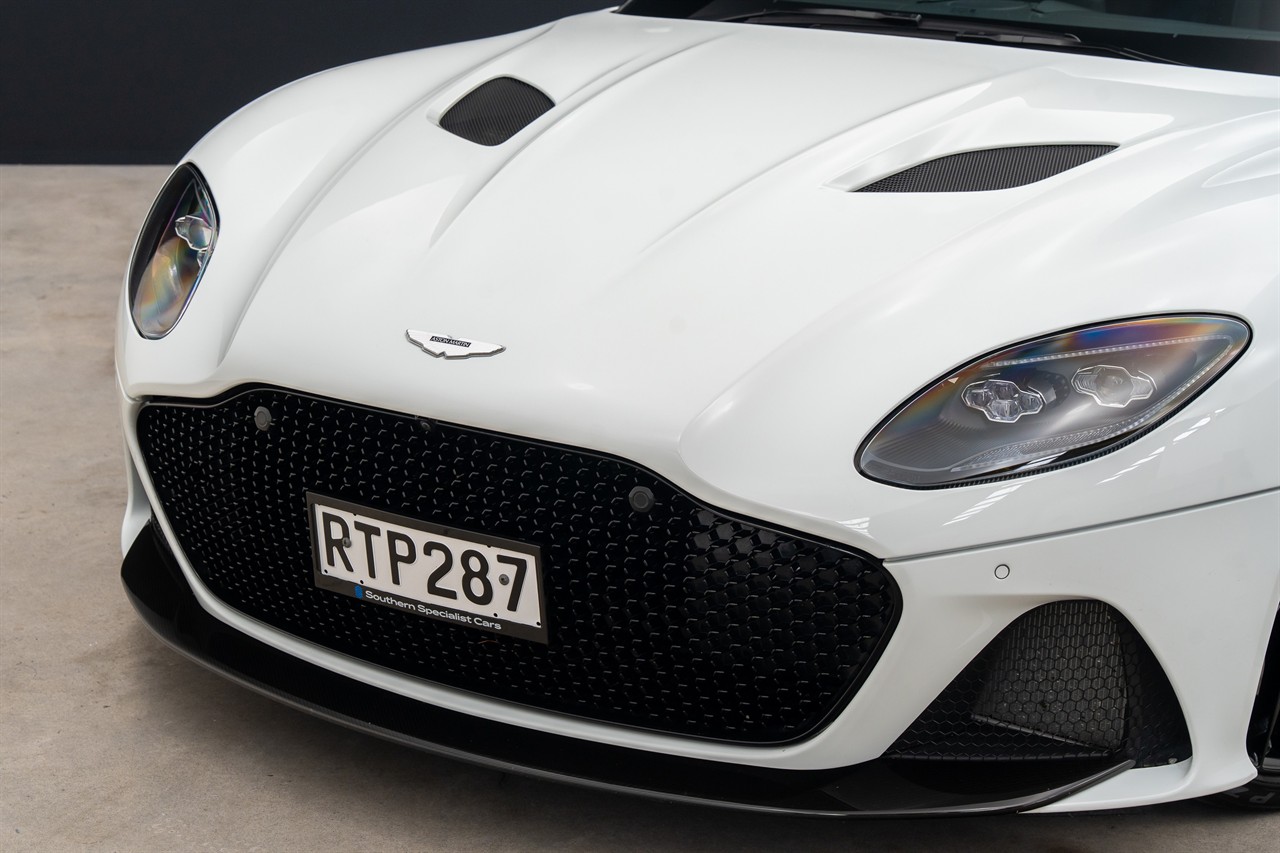 2021 Aston Martin DBS
