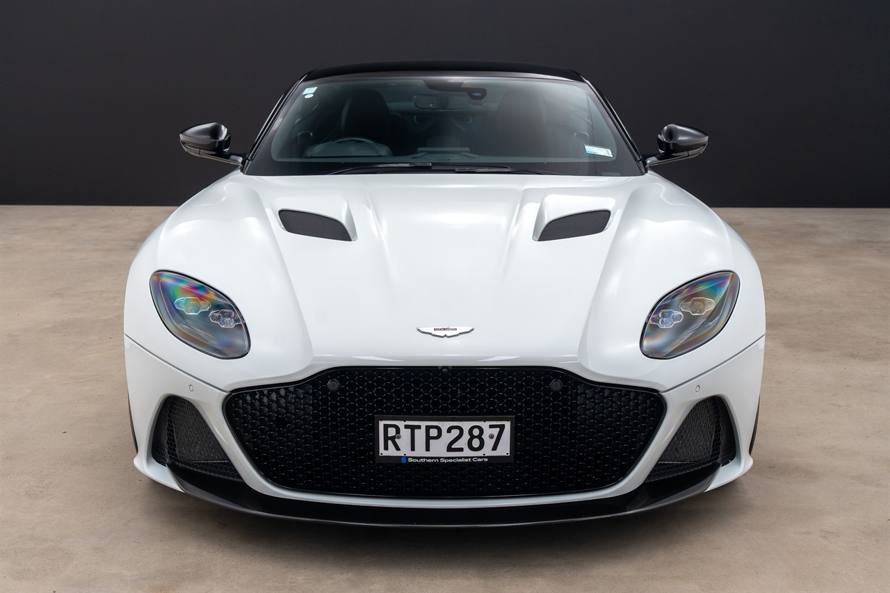 2021 Aston Martin DBS