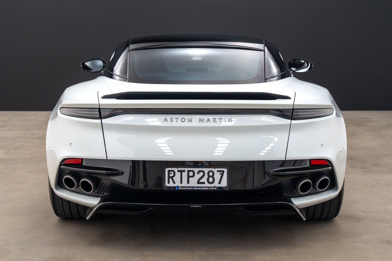 2021 Aston Martin DBS