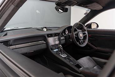 2019 Porsche 911 - Thumbnail