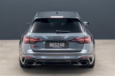 2021 Audi RS4 - Thumbnail