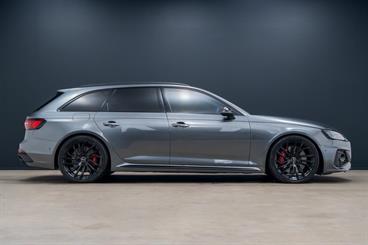 2021 Audi RS4 - Thumbnail