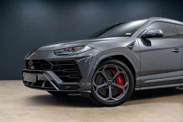 2020 Lamborghini Urus - Thumbnail