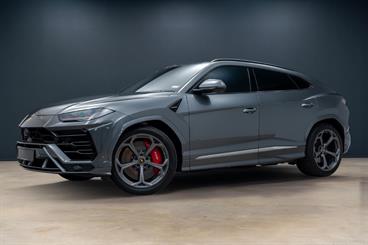 2020 Lamborghini Urus - Thumbnail