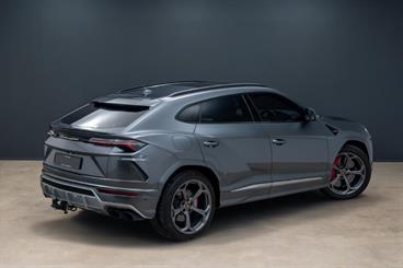 2020 Lamborghini Urus - Thumbnail