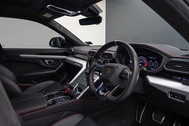 2020 Lamborghini Urus - Thumbnail