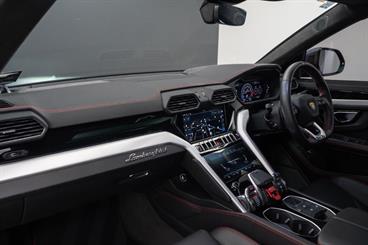 2020 Lamborghini Urus - Thumbnail